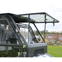 Forrude i glas, med vinduesvisker, sprinkler. Passer til Bernards UTV50EV